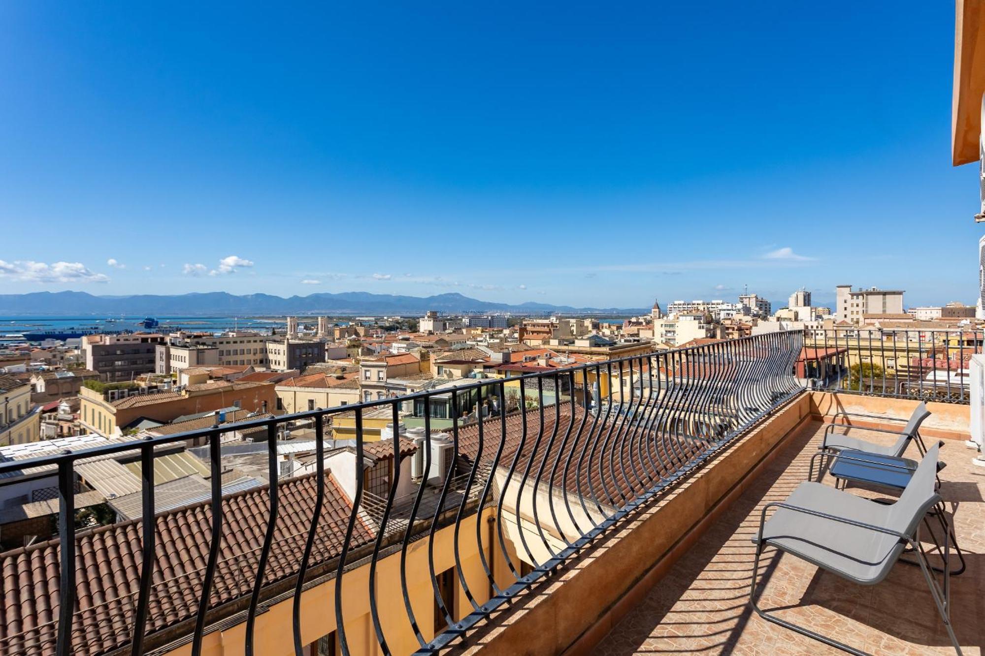 La Dolce Vita Cagliari Bagian luar foto